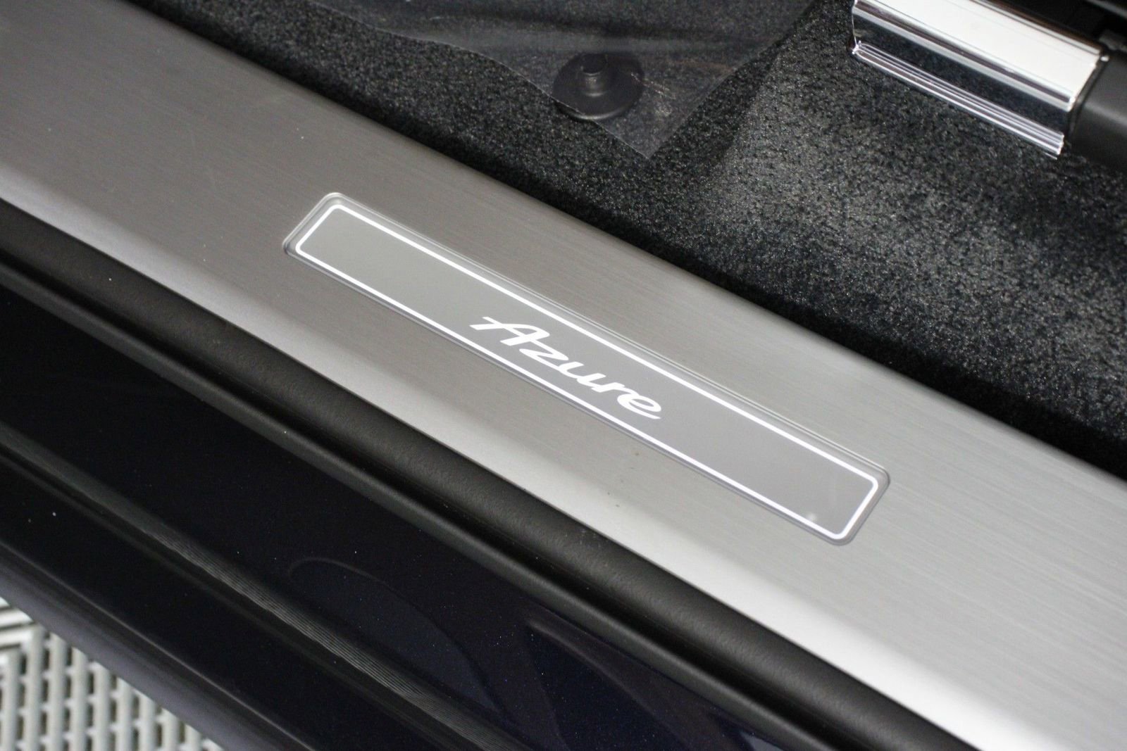 Used 2024 Bentley Bentayga image 24