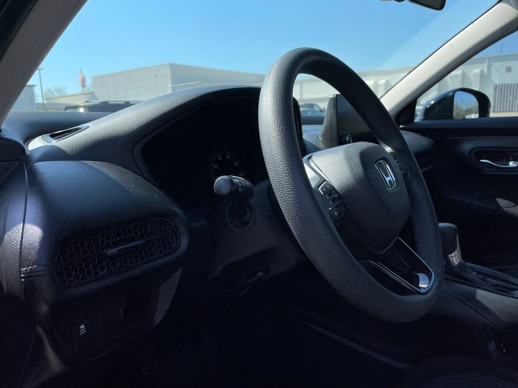 Certified 2025 Honda HR-V LX image 27