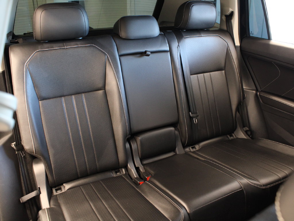 Used 2022 Volkswagen Tiguan SE AWD/4WD image 31