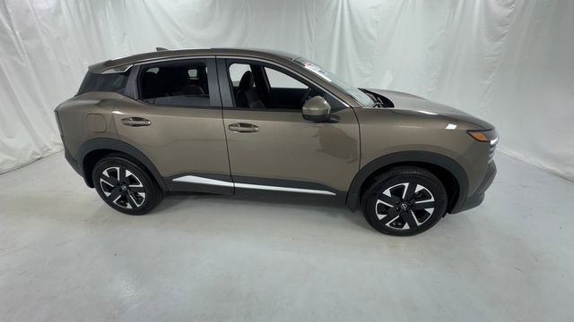 Certified 2025 Nissan Kicks SV image 2
