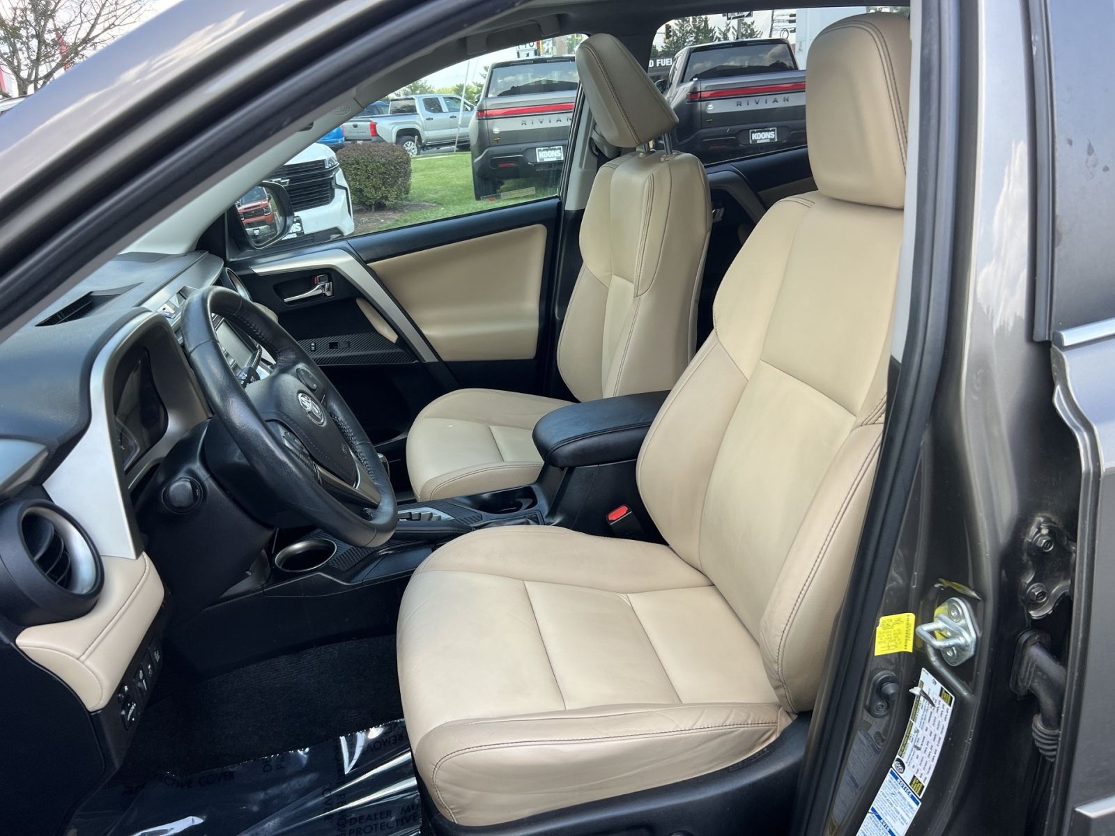 Used 2015 Toyota RAV4 Limited w/ Technology Package AWD/4WD image 13
