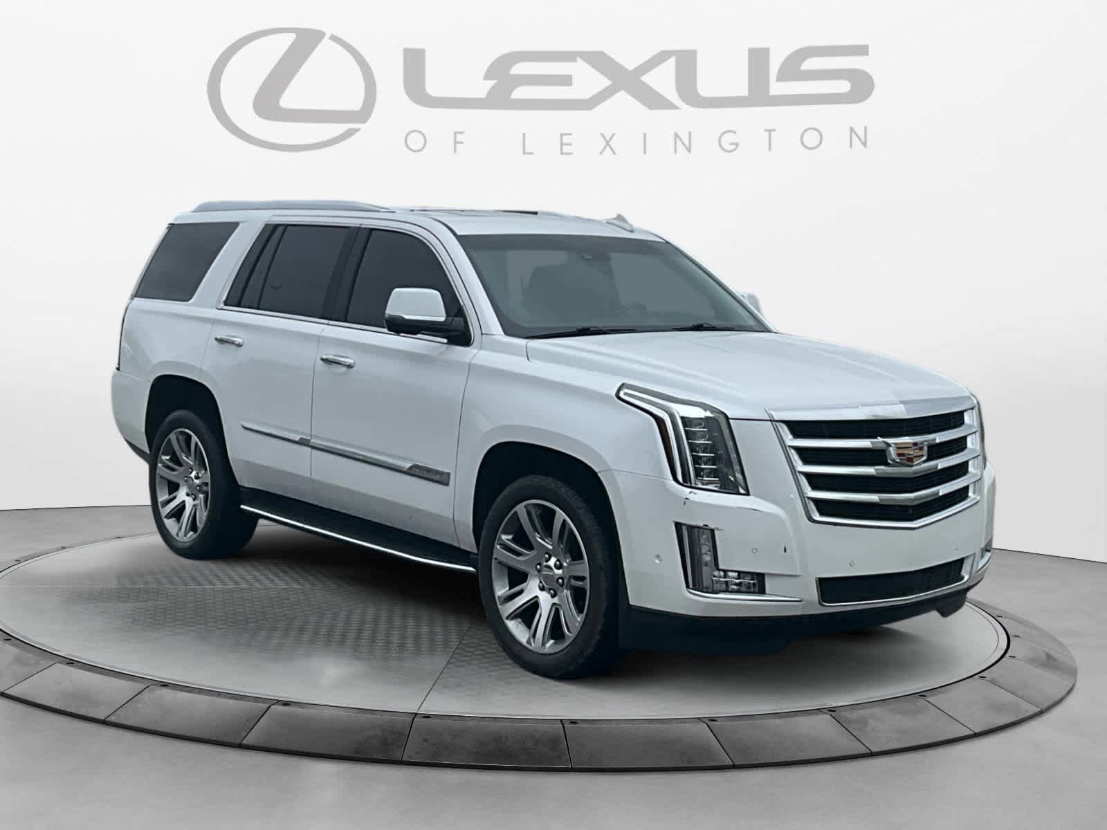 Used 2017 Cadillac Escalade Premium Luxury AWD/4WD image 7