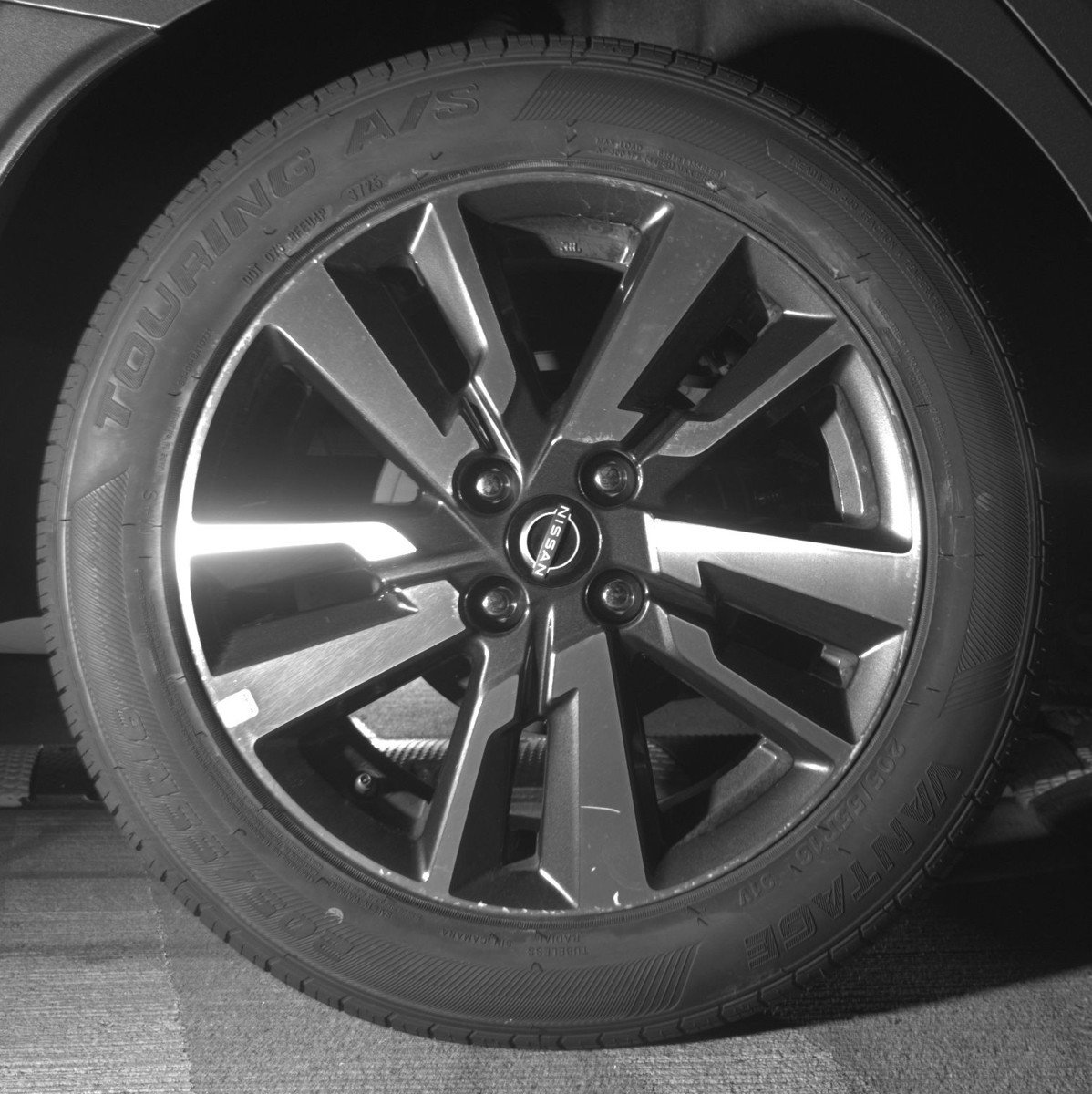 Used 2025 Nissan Versa SV image 15