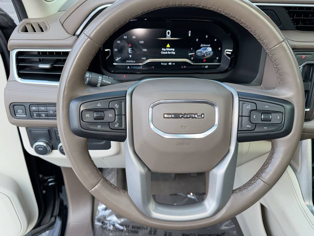 Used 2023 GMC Yukon Denali RWD image 16