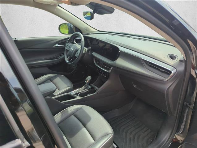 Used 2025 Buick Encore GX Avenir w/ Avenir Technology Package FWD image 22