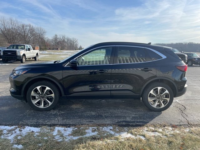 Used 2024 Ford Escape Platinum image 10