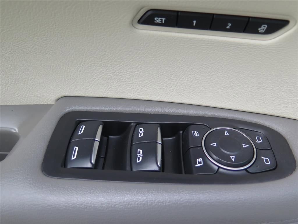 Used 2022 Cadillac XT6 Premium Luxury w/ Technology Package image 10