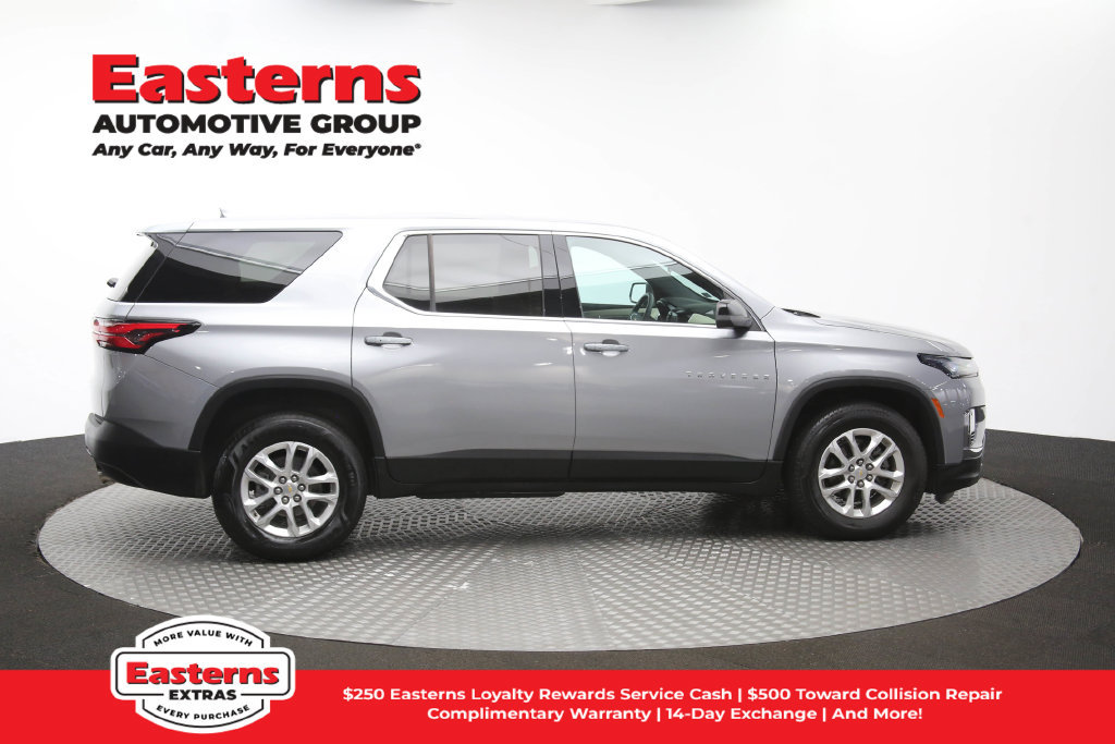 Used 2023 Chevrolet Traverse LS FWD image 44