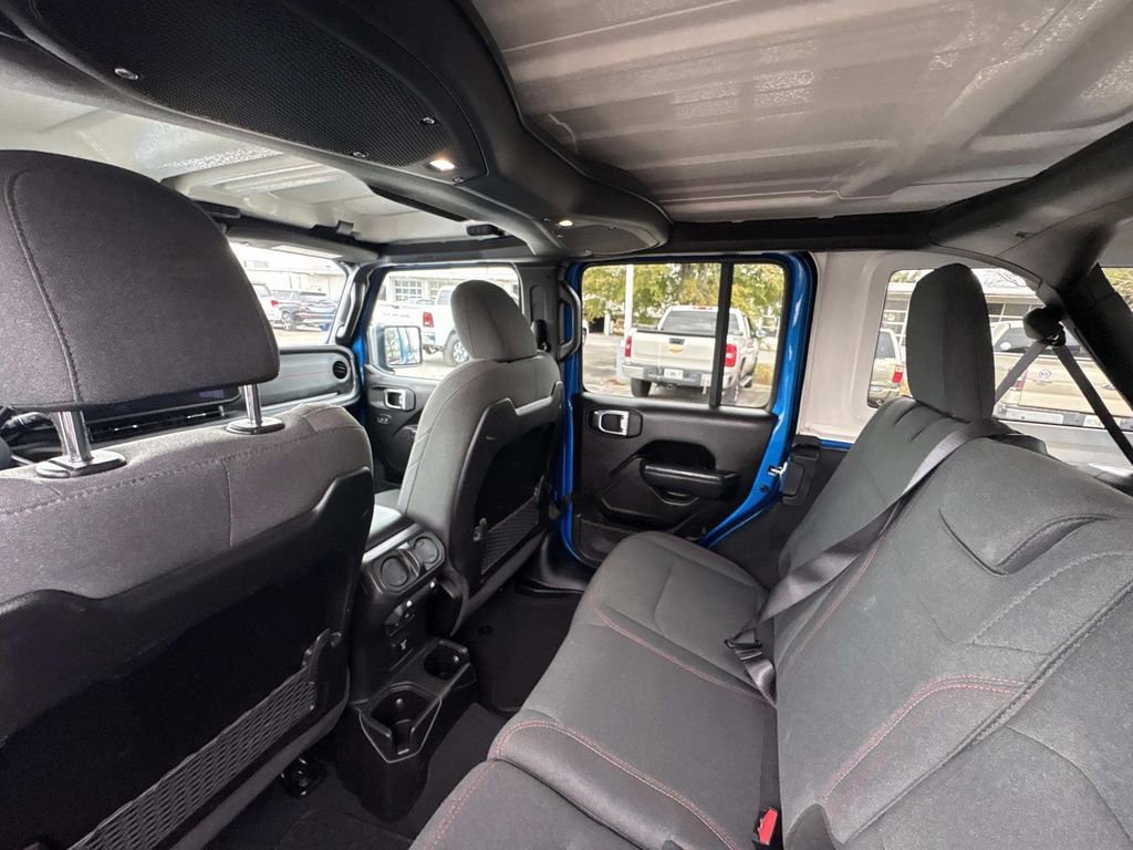 Used 2025 Jeep Wrangler Unlimited Rubicon image 4