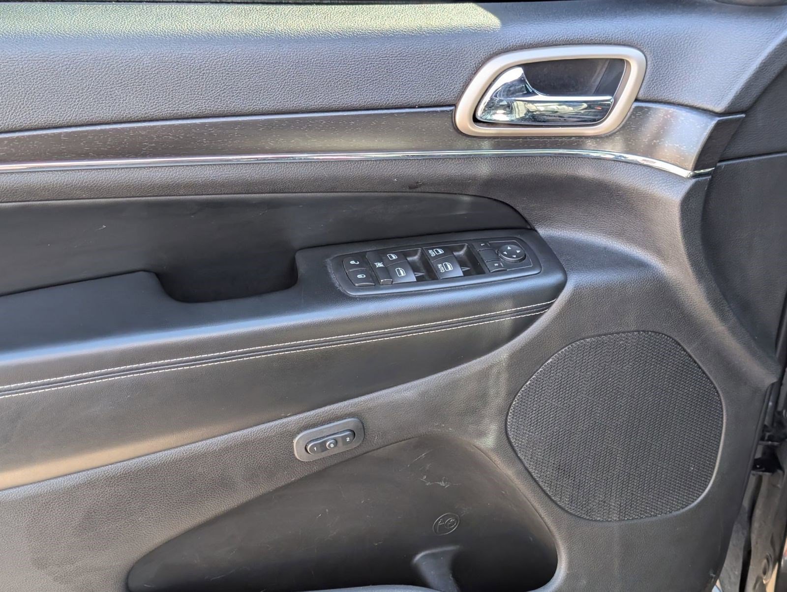 Used 2016 Jeep Grand Cherokee Limited image 14