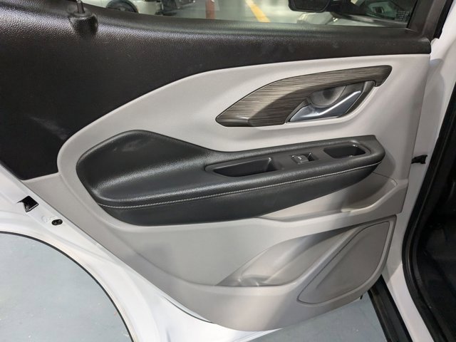 Used 2024 GMC Terrain SLE image 23