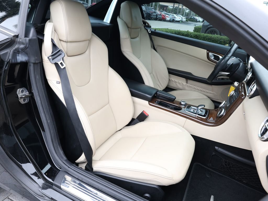Used 2018 Mercedes-Benz SLC 300 image 19