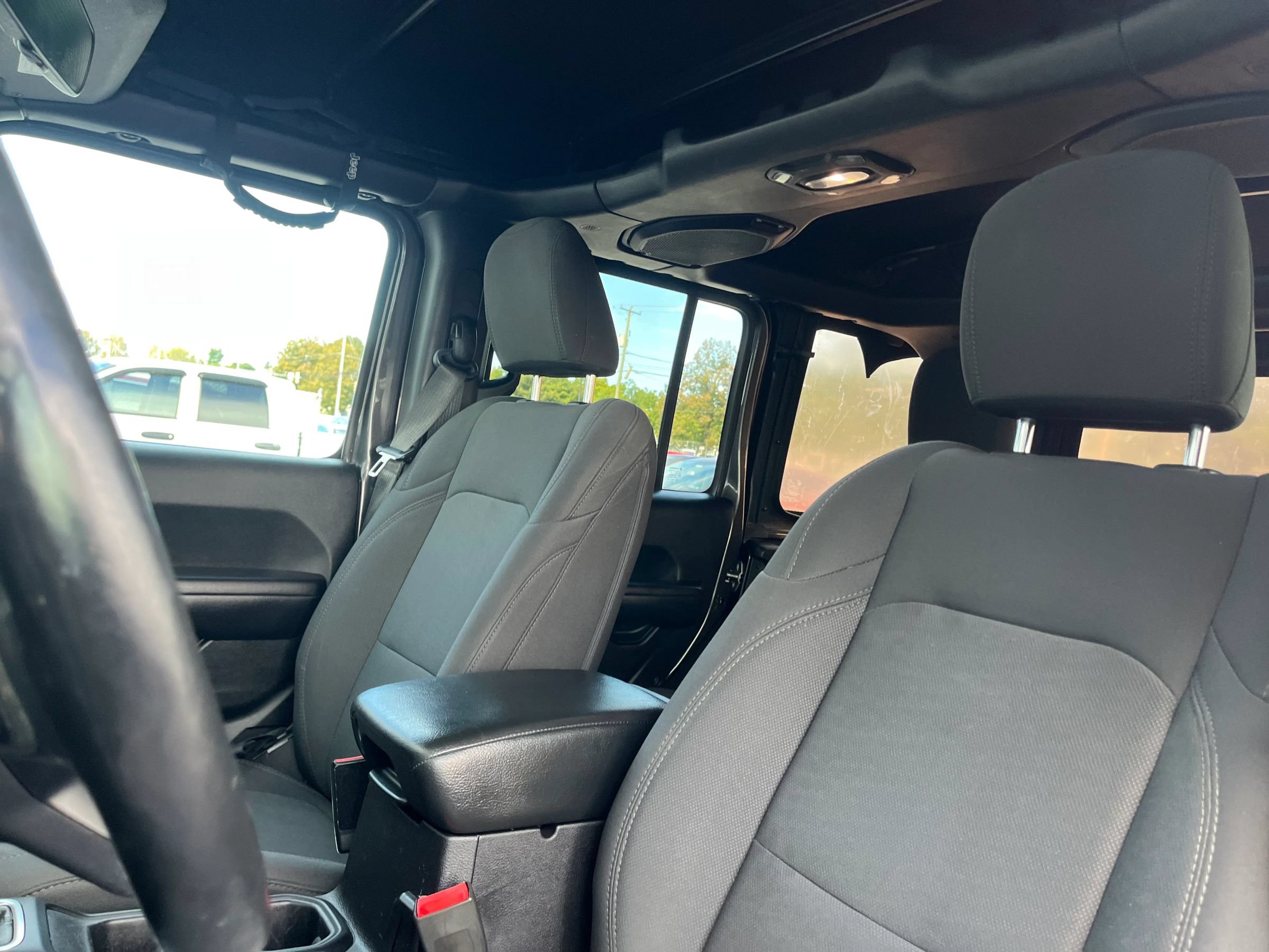 Used 2018 Jeep Wrangler Unlimited Sport S AWD/4WD image 10