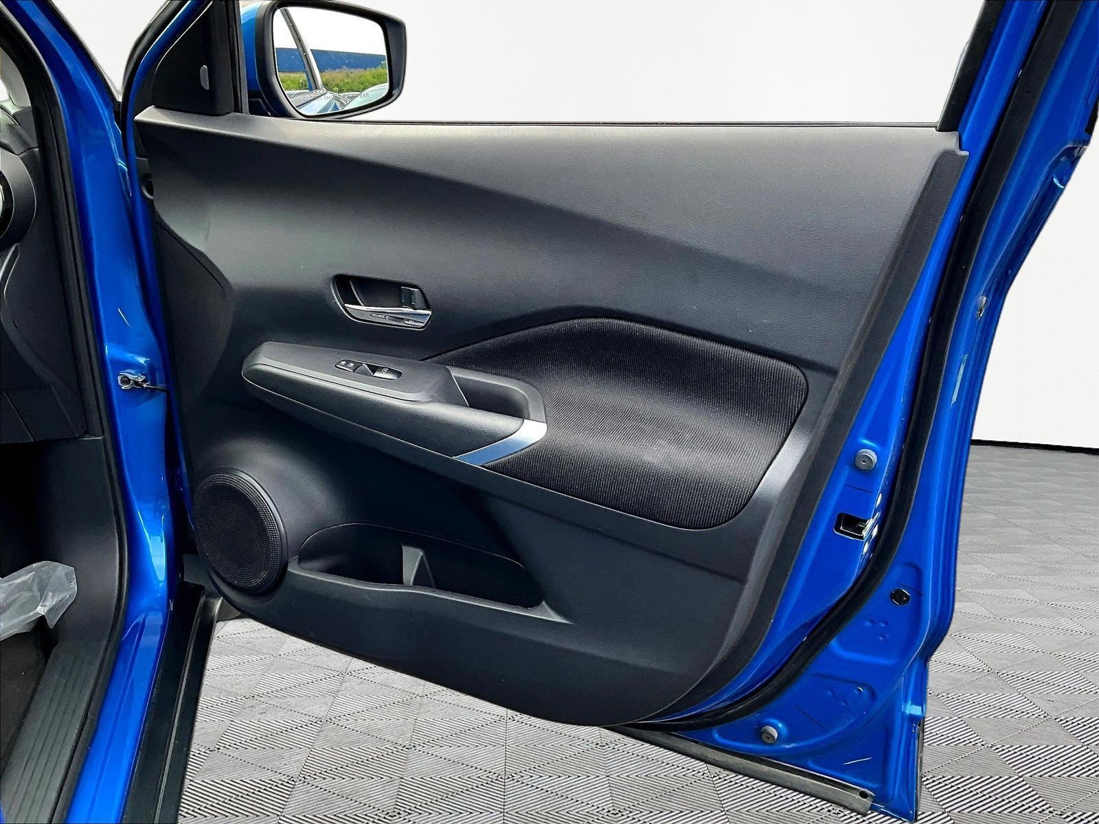 Used 2023 Nissan Kicks SV FWD image 27