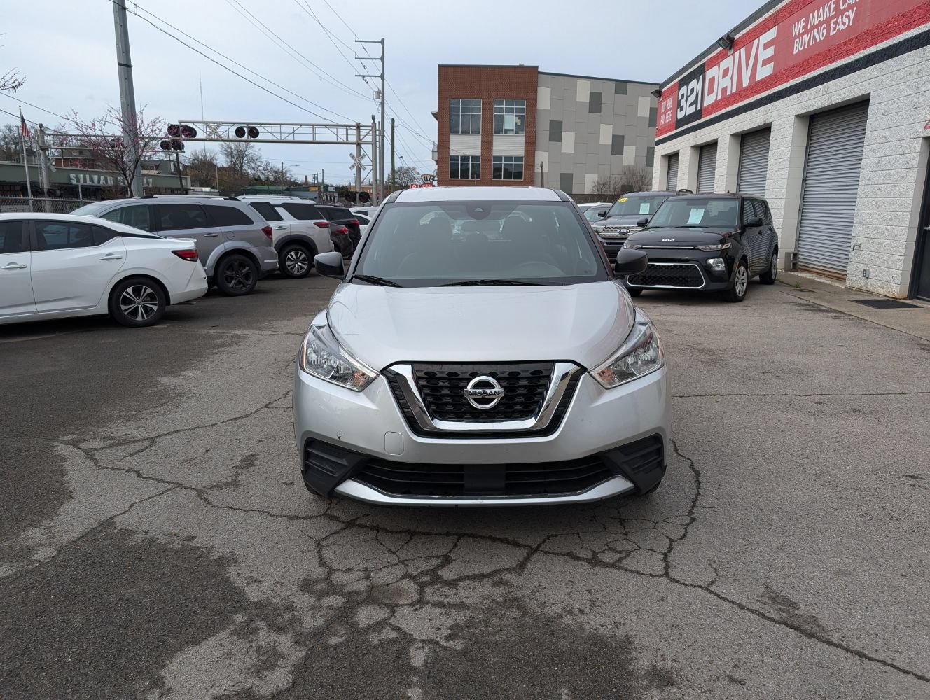 Used 2020 Nissan Kicks S FWD image 3