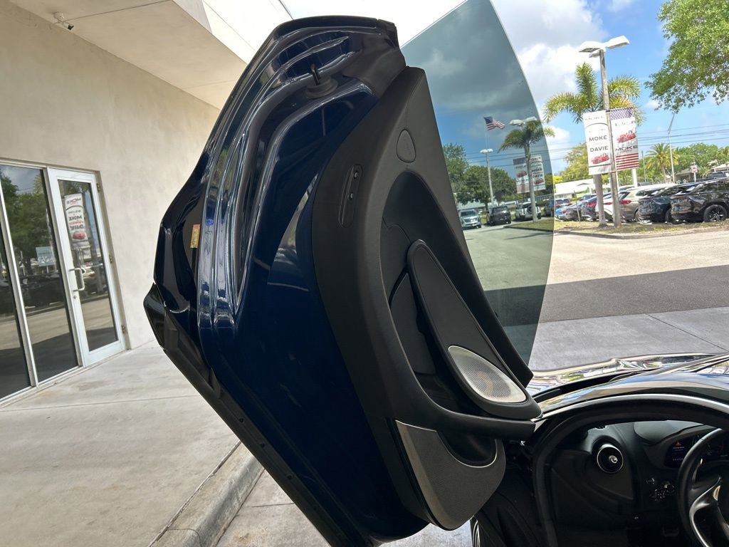 Used 2020 McLaren GT image 38