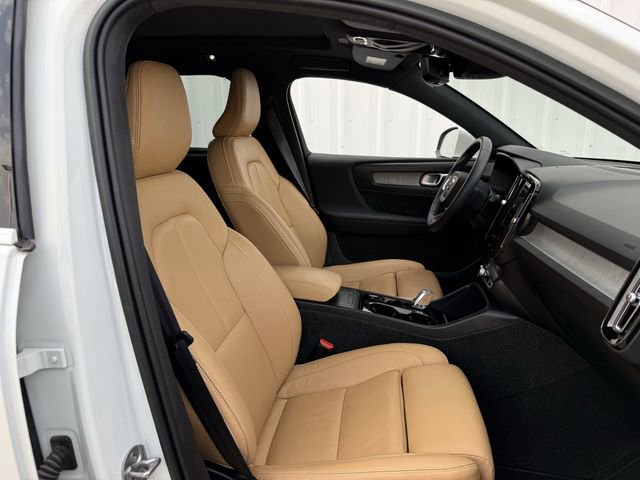 Used 2022 Volvo XC40 T5 Inscription w/ Advanced Package image 31