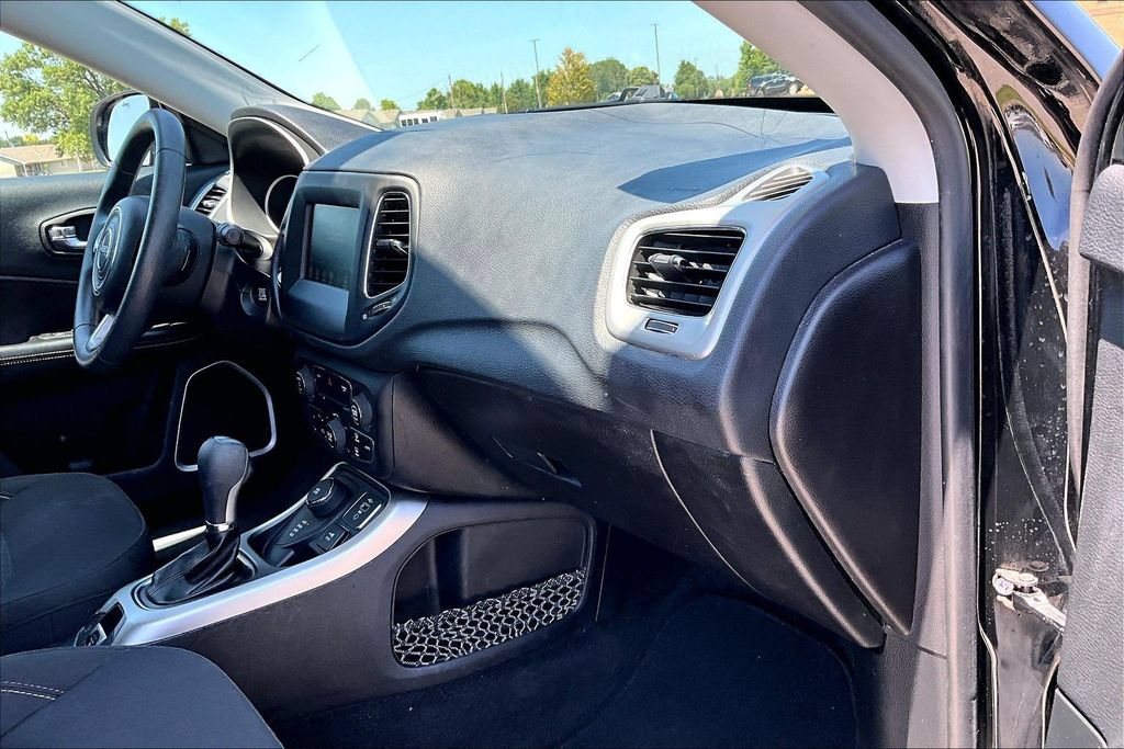 Used 2019 Jeep Compass Sport AWD/4WD image 14
