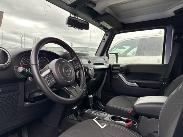 Used 2018 Jeep Wrangler Unlimited Rubicon w/ Connectivity Group image 5