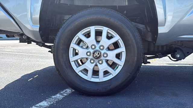 Used 2025 Toyota Tacoma SR5 w/ SR5 Upgrade Package RWD image 9