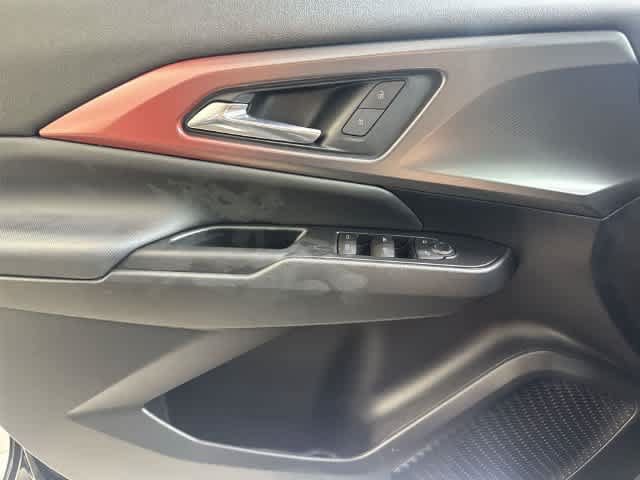 Used 2024 Chevrolet Equinox EV RS FWD image 22