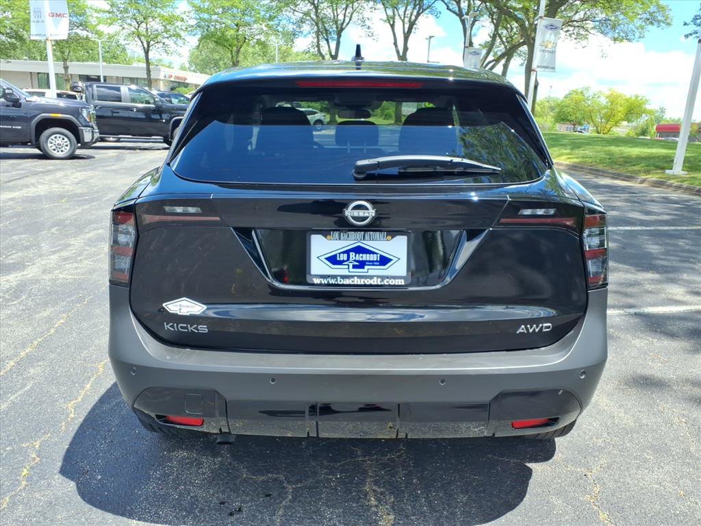 Used 2025 Nissan Kicks SV AWD/4WD image 6