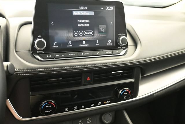 Used 2025 Nissan Rogue SV FWD image 16
