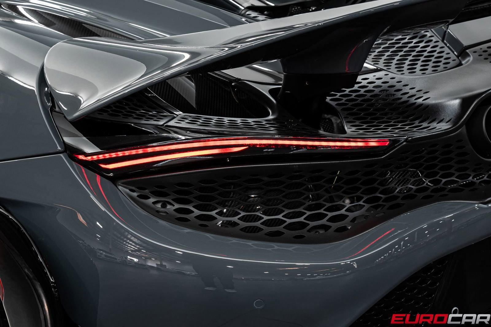 Used 2021 McLaren 765LT image 23