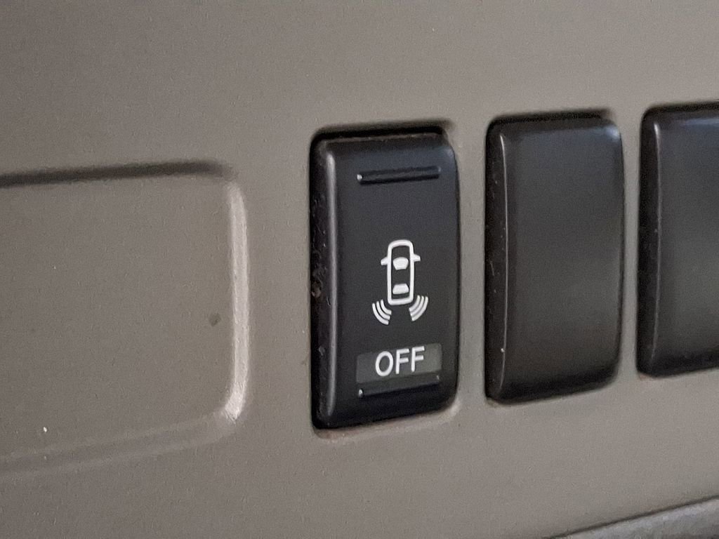 Used 2018 Nissan NV 2500 SV image 24