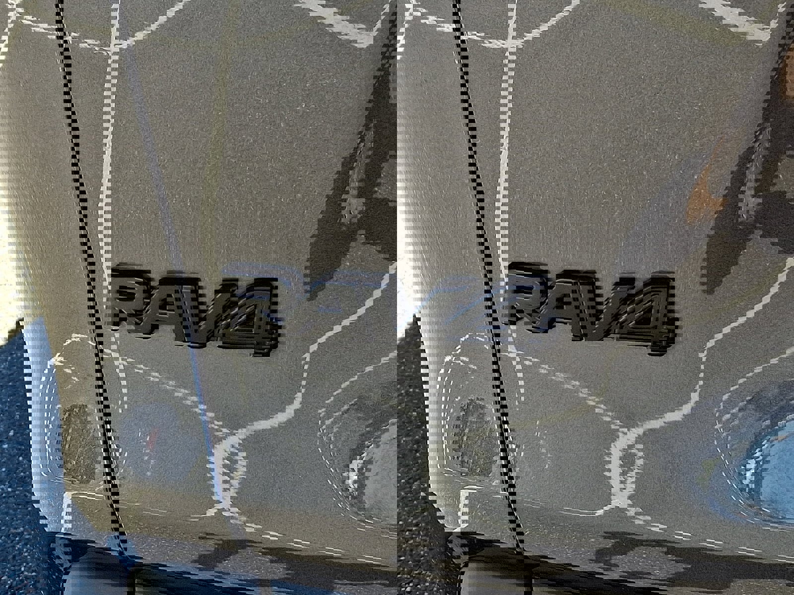 Used 2022 Toyota RAV4 LE image 29