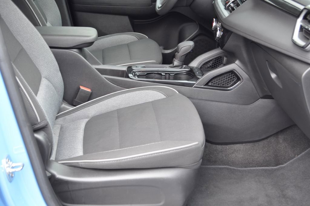 Used 2024 Chevrolet TrailBlazer LT FWD image 21