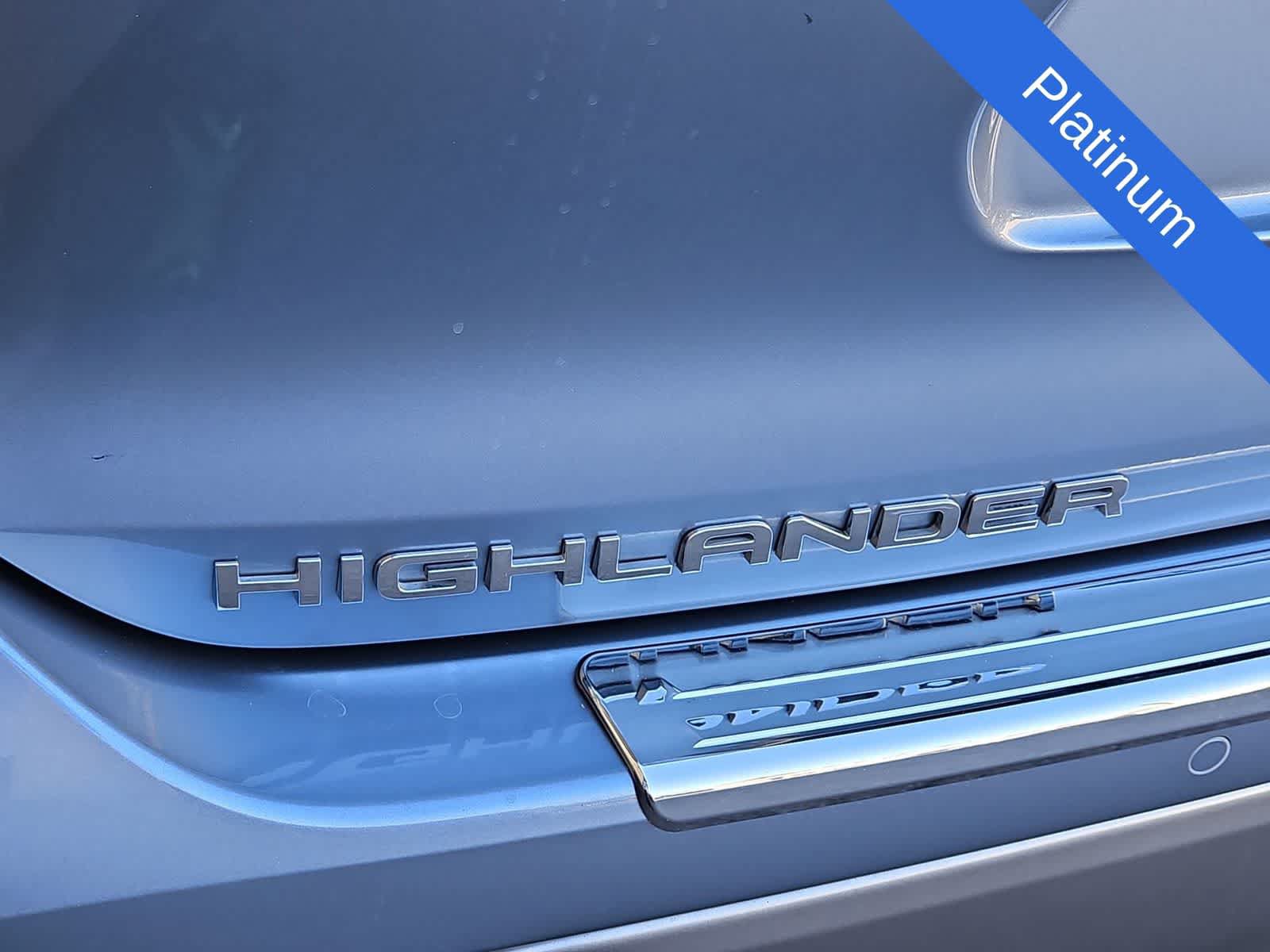 Used 2023 Toyota Highlander Platinum FWD image 11