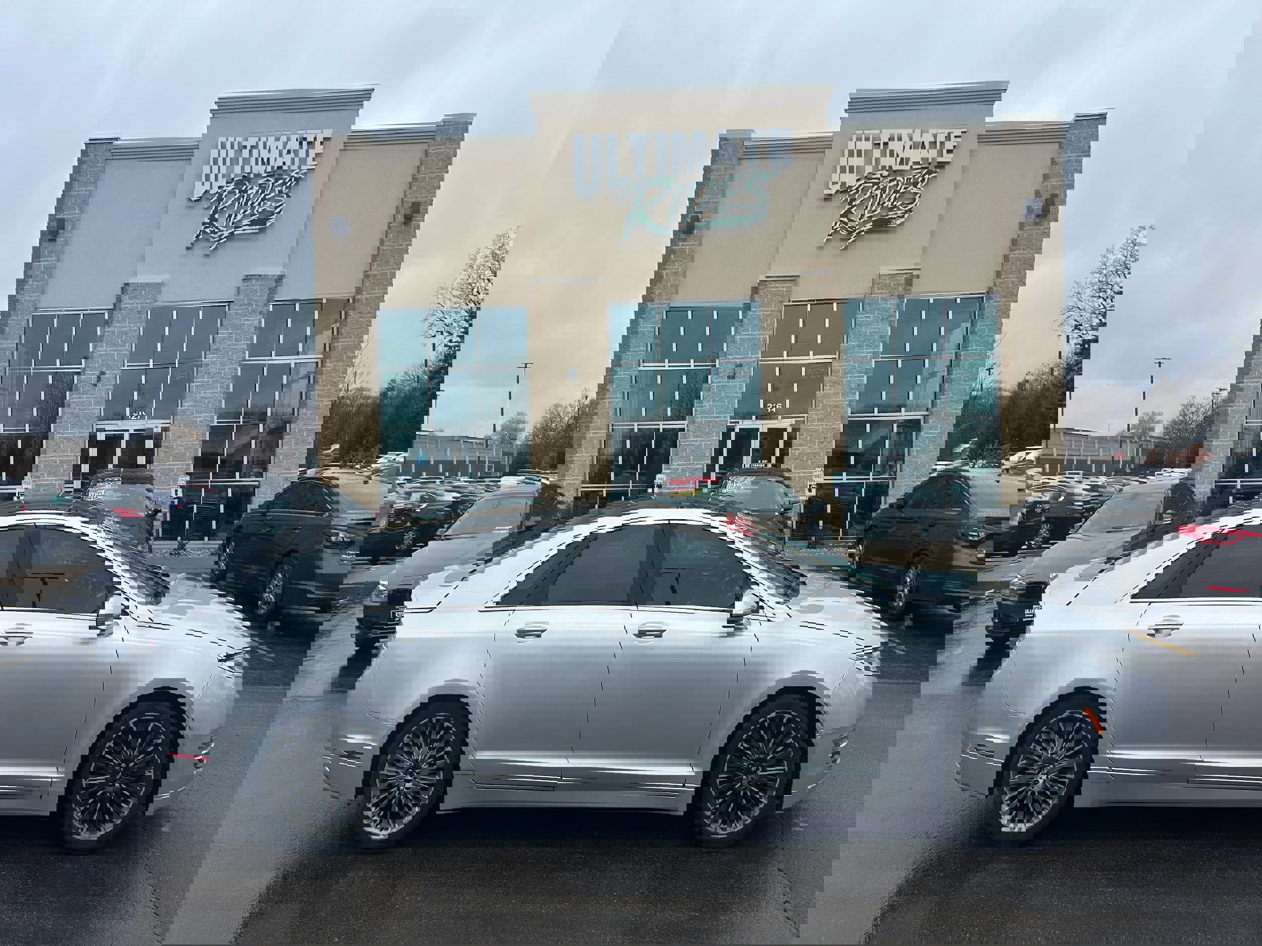 Used 2011 Lincoln MKX AWD w/ Sight & Sound Pkg image 1