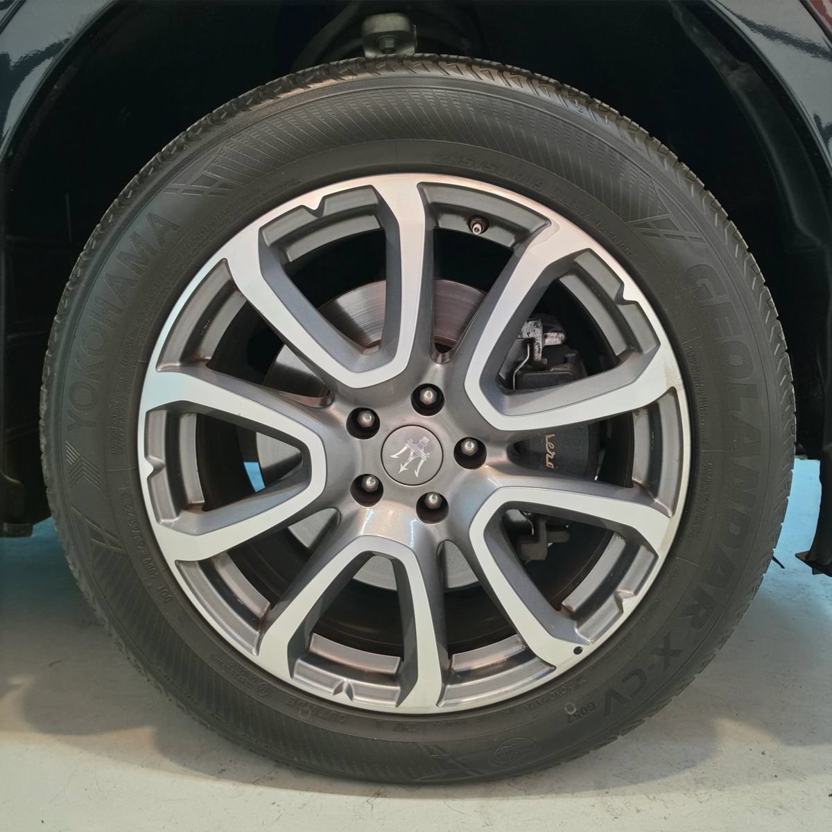 Used 2017 Maserati Levante w/ Luxury Package AWD/4WD image 40
