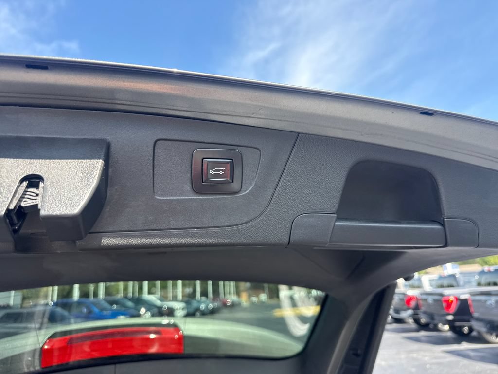Used 2019 Buick Regal Essence w/ Driver Confidence Package I AWD/4WD image 13