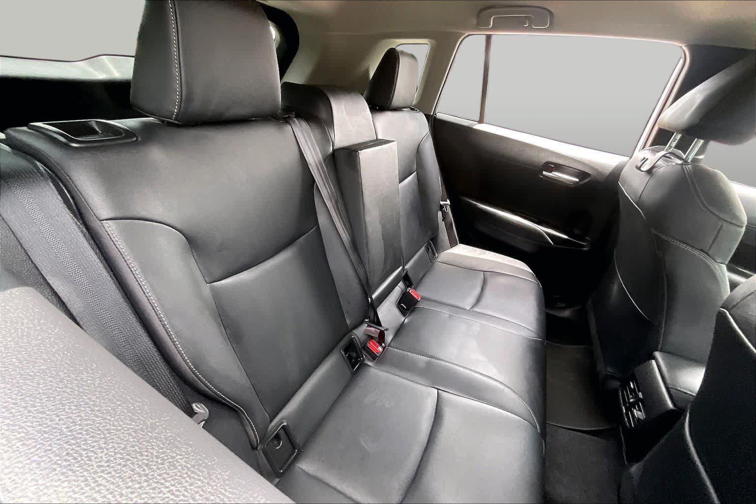 Used 2025 Toyota Corolla Cross XLE FWD image 19