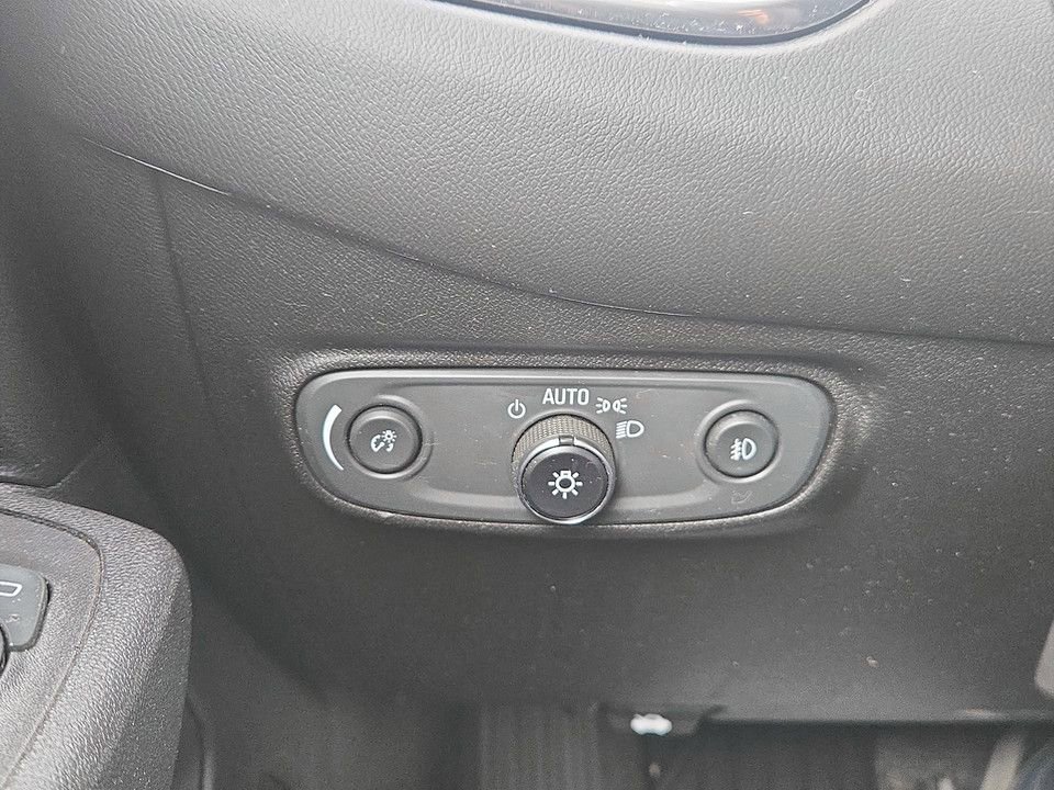 Used 2020 Chevrolet Equinox LT image 19