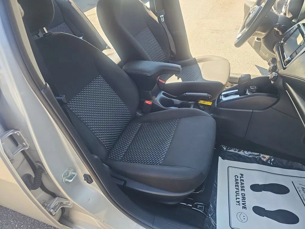 Used 2021 Nissan Versa S FWD image 21