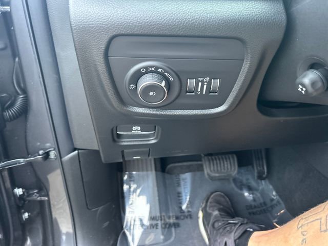 New 2025 Jeep Grand Cherokee Limited w/ Luxury Tech Group II image 32