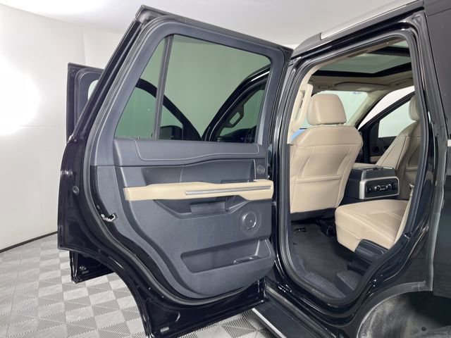 Used 2023 Ford Expedition Limited image 44
