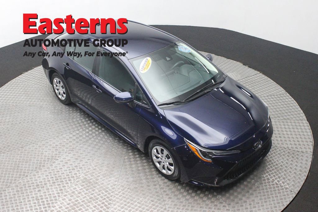 Used 2022 Toyota Corolla LE image 3