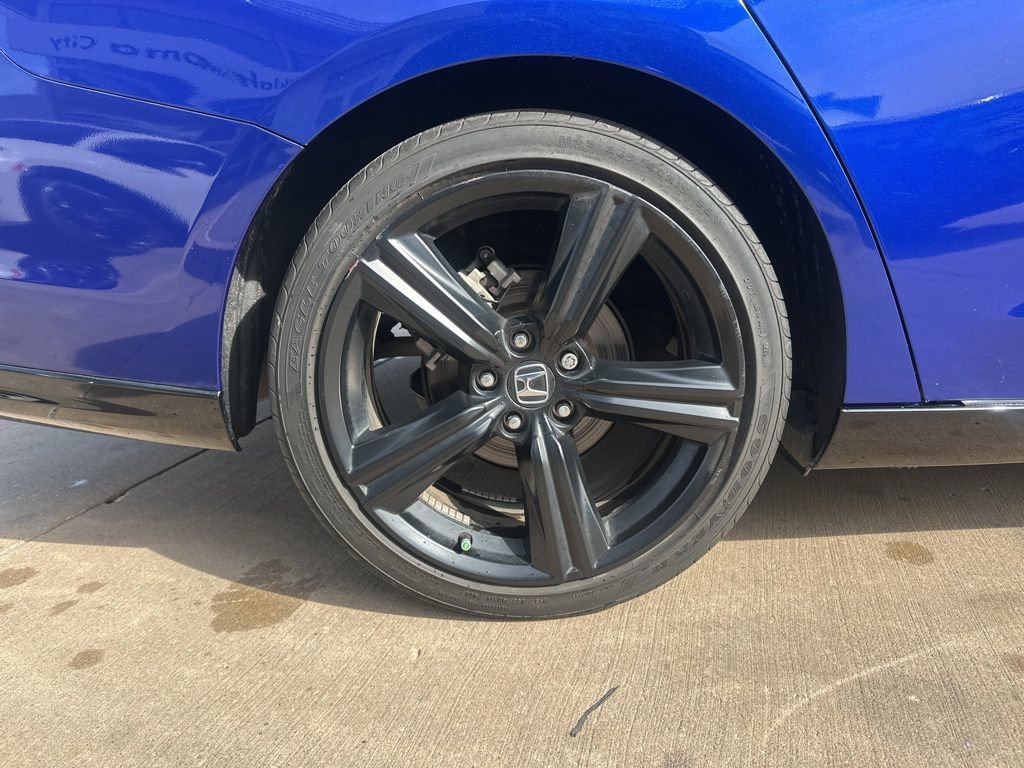 Used 2023 Honda Accord Sport image 9
