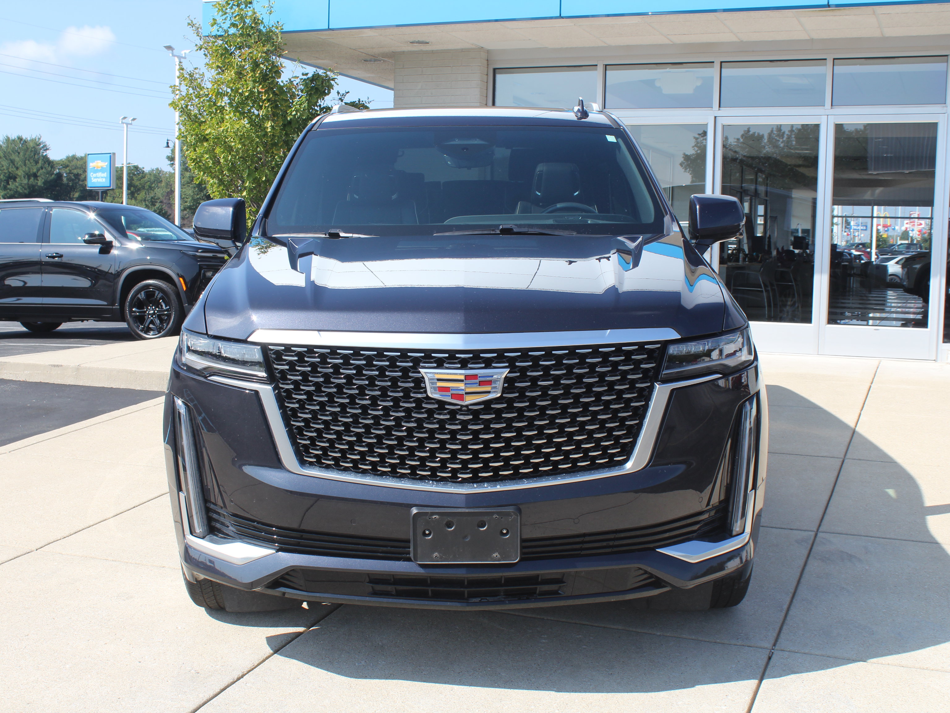 Used 2023 Cadillac Escalade Premium Luxury w/ Performance Package AWD/4WD image 13