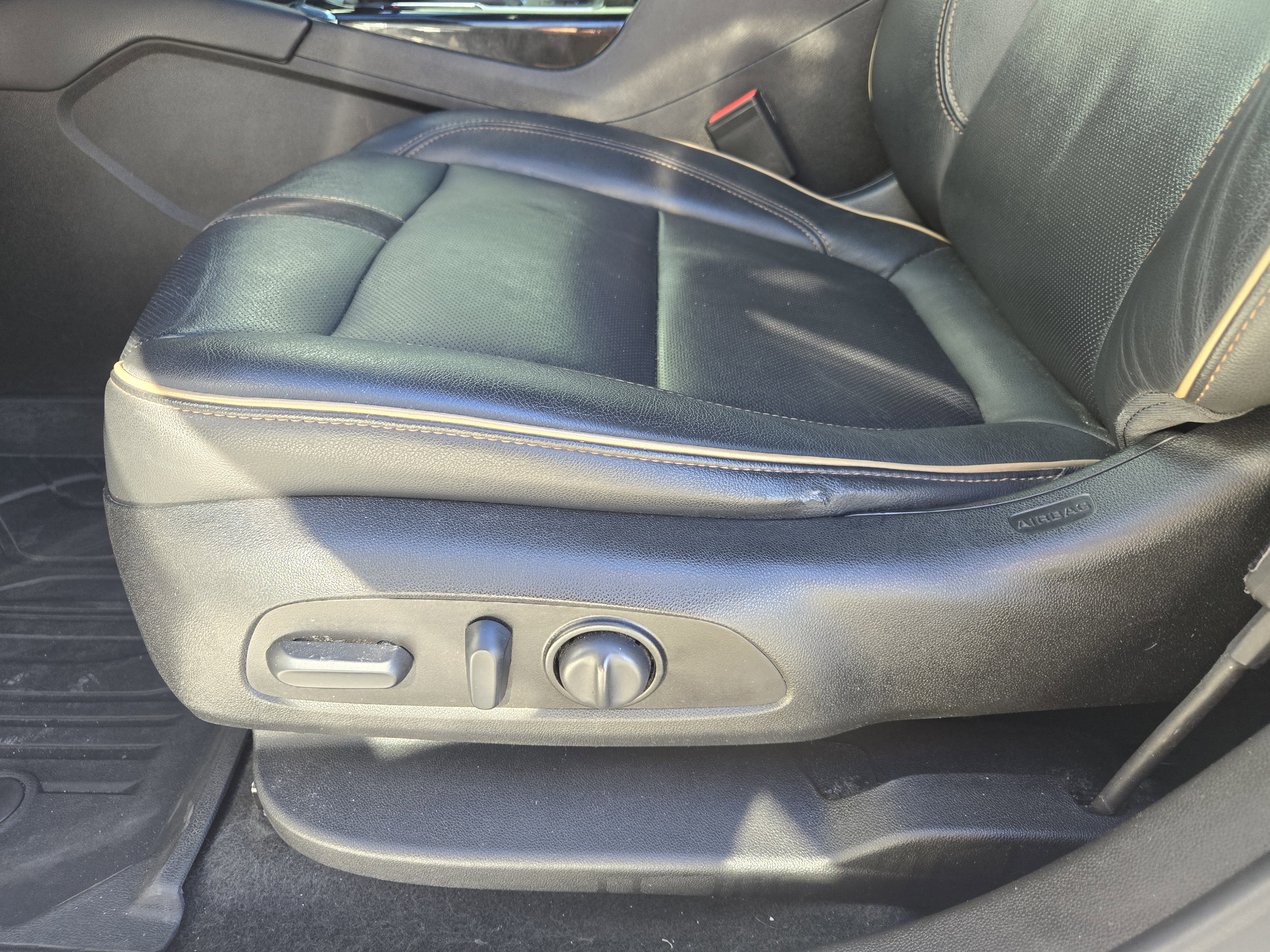 Used 2020 Chevrolet Blazer Premier w/ Driver Confidence II Package image 27