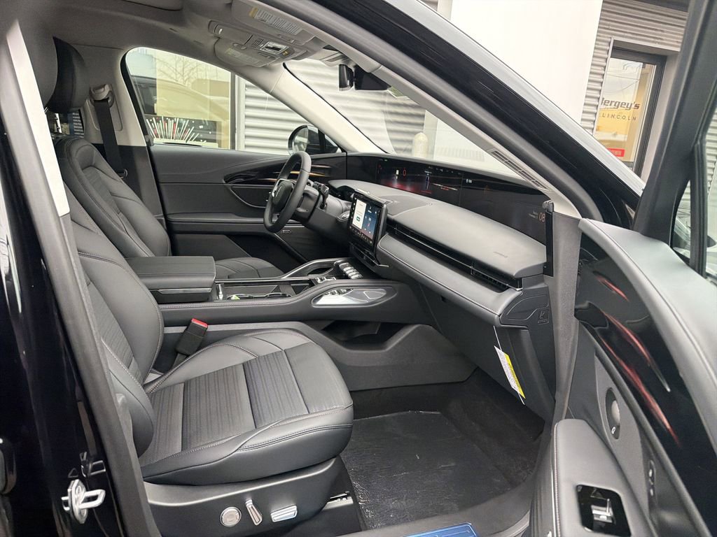 New 2026 Lincoln Nautilus Reserve w/ Jet Appearance Package image 7