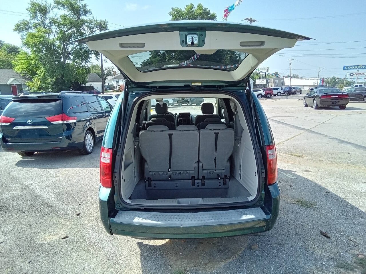Used 2009 Dodge Grand Caravan SE FWD image 10