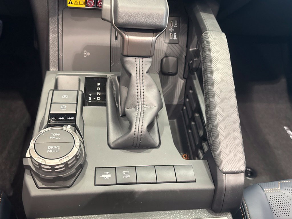 New 2026 Toyota 4Runner Platinum AWD/4WD image 13
