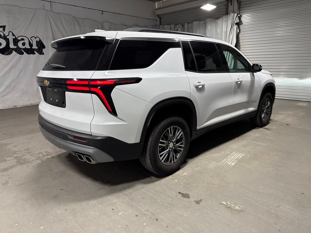 Used 2025 Chevrolet Traverse LT FWD image 7