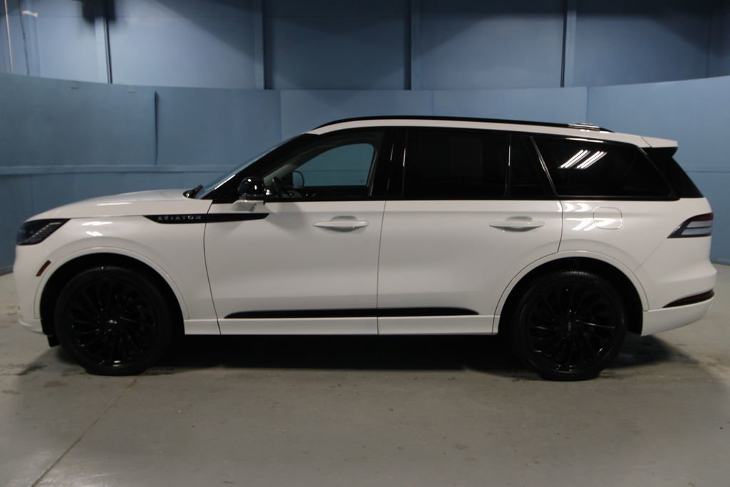 Used 2025 Lincoln Aviator Reserve w/ Equipment Group 201A image 31