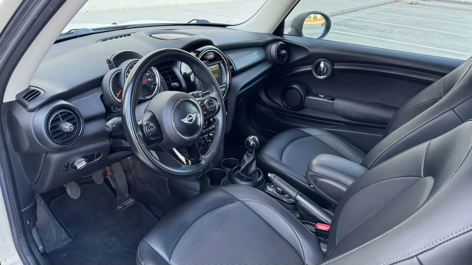 Used 2018 MINI Cooper 2-Door Hardtop image 9